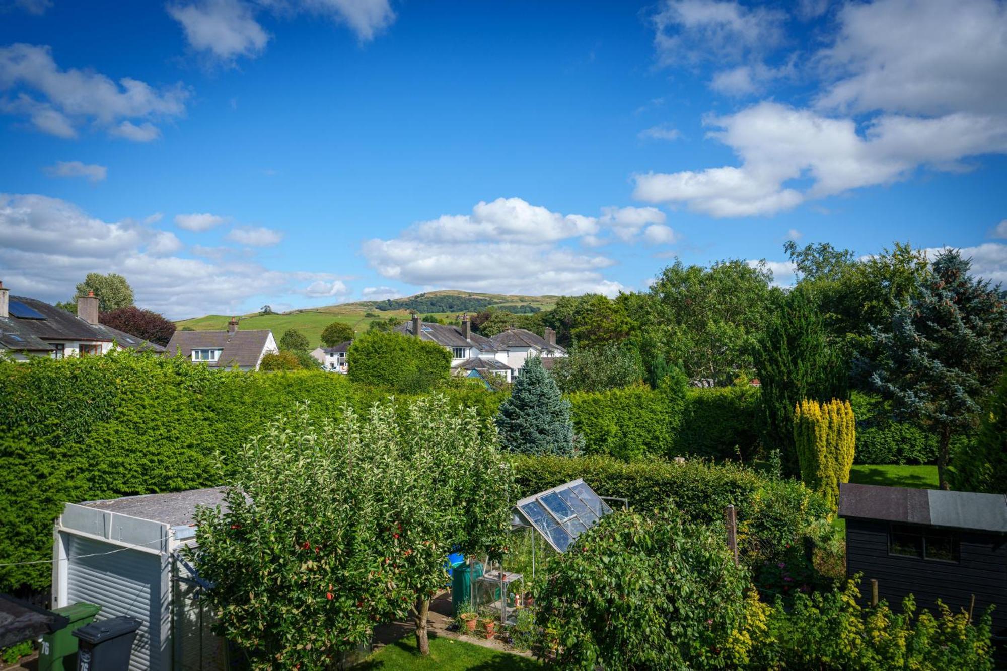 Apple Byrd - Short Stroll Into Kendal Town Centre Villa Exterior foto